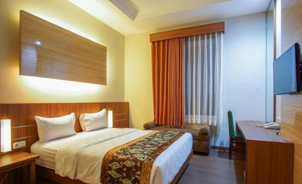 Lotus Hotel Subang Esterno foto